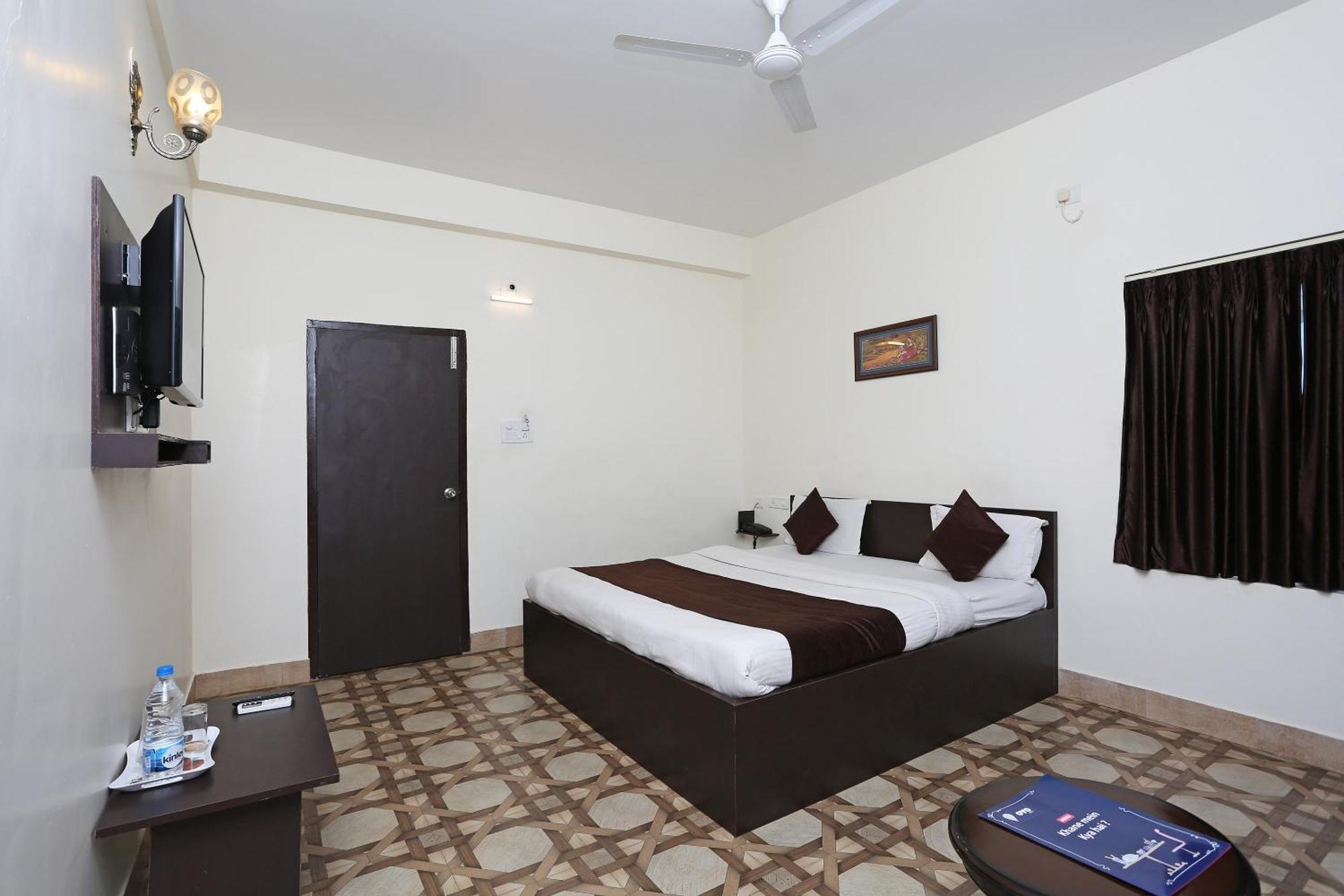 Oyo Stellar Resort Bhuvanesvar Kültér fotó