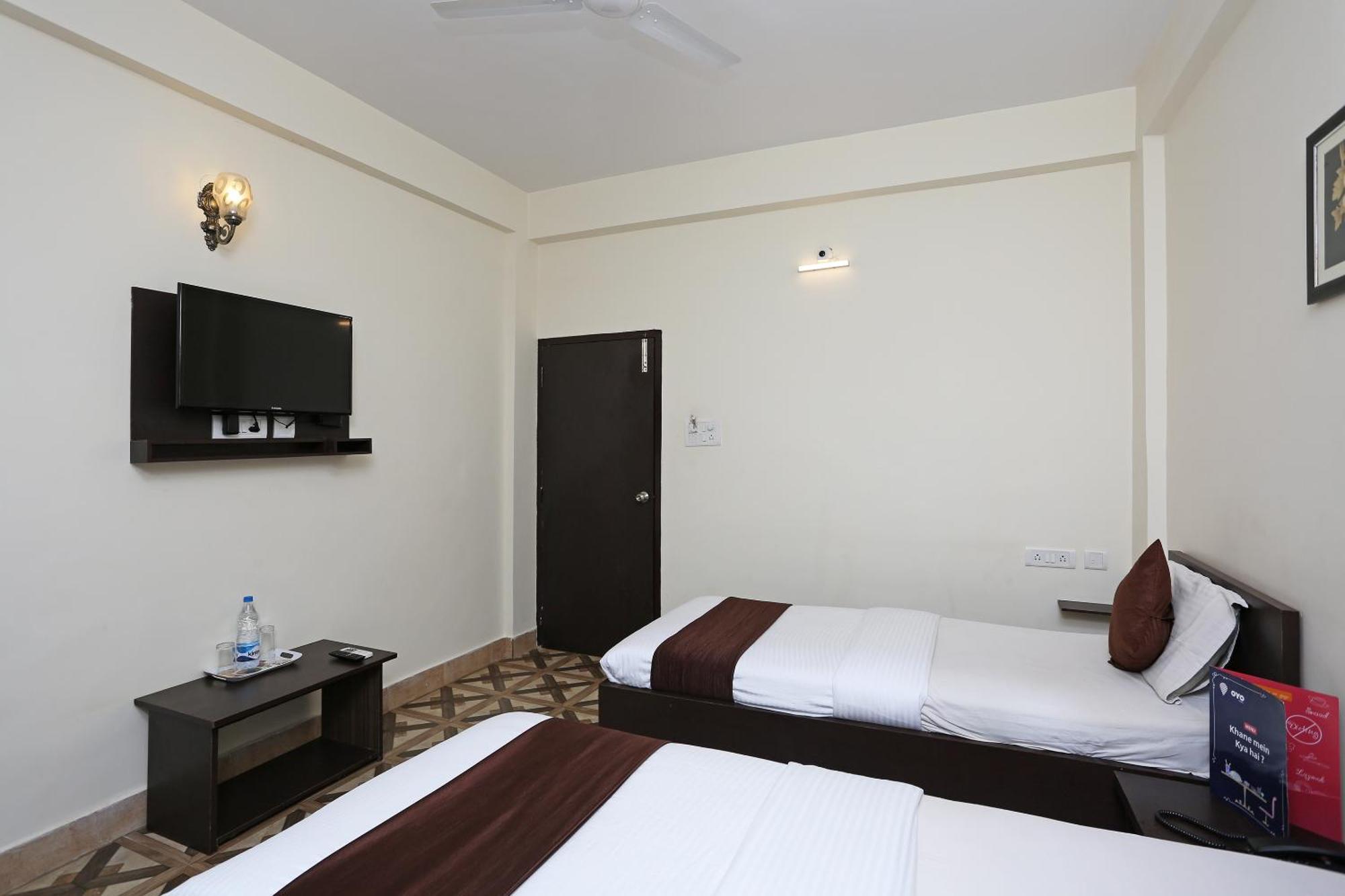 Oyo Stellar Resort Bhuvanesvar Kültér fotó