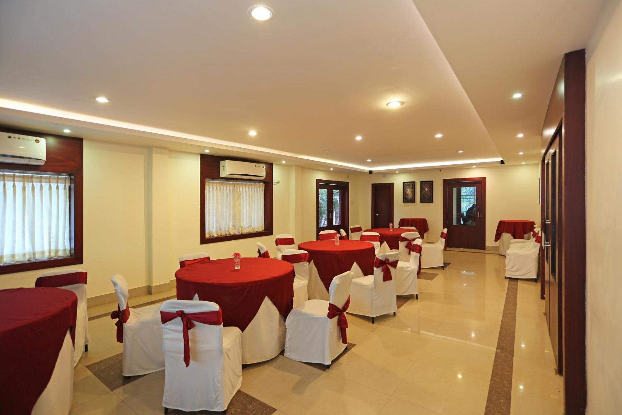 Oyo Stellar Resort Bhuvanesvar Kültér fotó