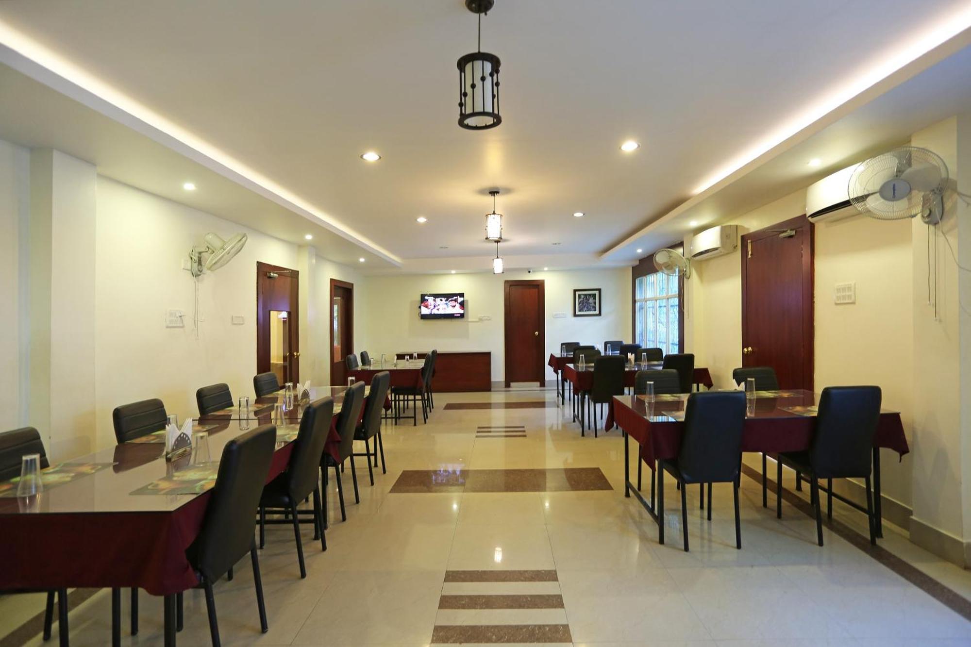 Oyo Stellar Resort Bhuvanesvar Kültér fotó